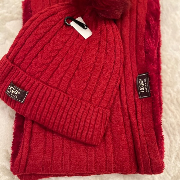 UGG red hat and scarf UGG | Accessories | Redred Ugg 2pc Set Infinity Scarf Hat  main image 3
